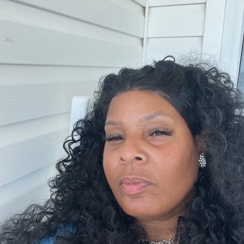 Meet your Posher, Sharon